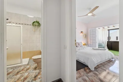 Habitaciones privadas cerca de la playa y aeropuerto en casa compartida con otros huéspedes con baño compartido — foto 6