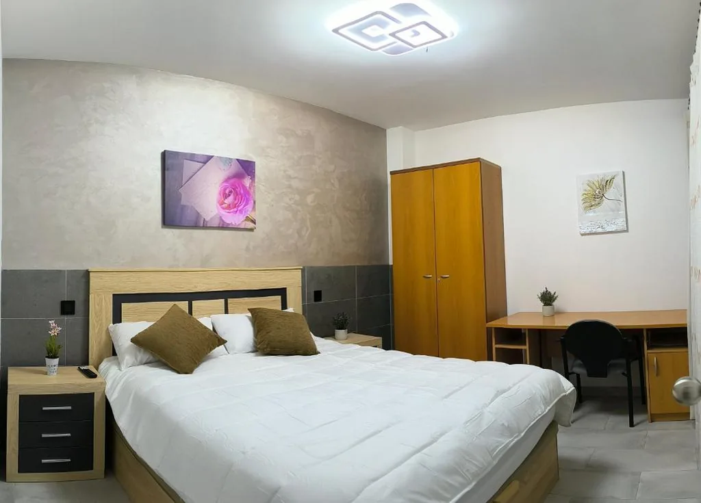 Doppelzimmer mit Gemeinschaftsbad — Habitaciones Torija