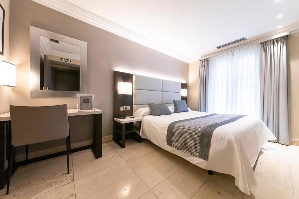 Habitación Doble con balcón - 1 o 2 camas — Habitus Hotel Europa