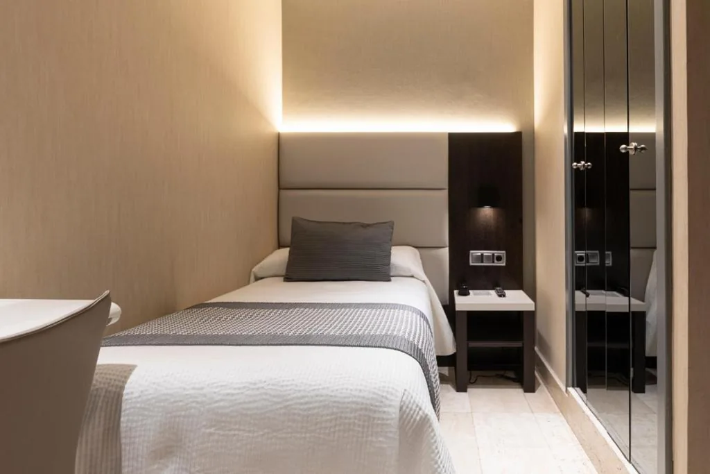 Habitación individual económica interior XXS — Habitus Hotel Europa