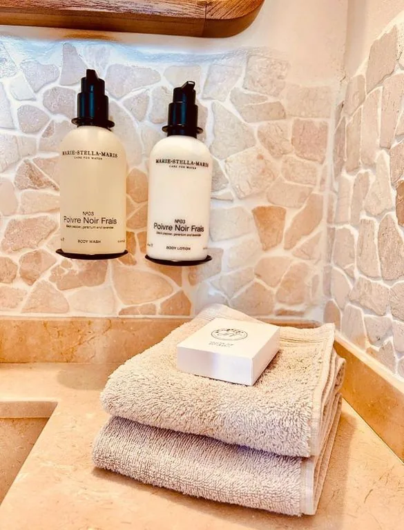 Habitación Doble Deluxe con balcón — Hacienda el Tarajal - Boutique B&B