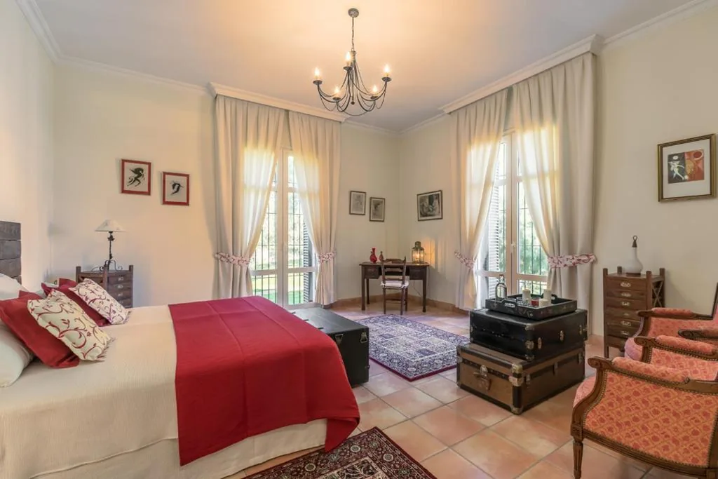 Habitación Deluxe con cama extragrande — Hacienda las tres niñas
