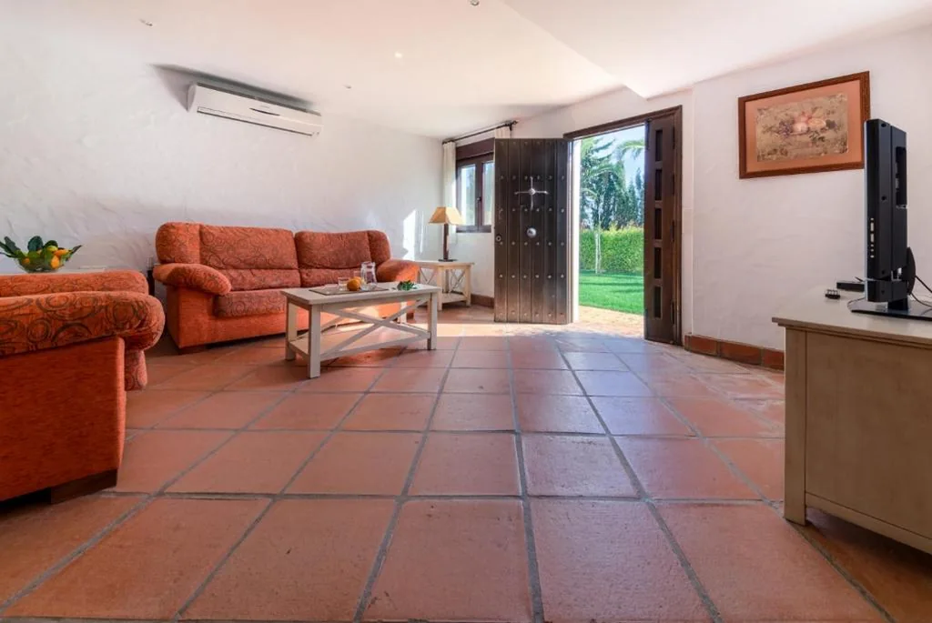 Apartamento de 1 dormitorio con vistas al jardín — Hacienda Roche Viejo