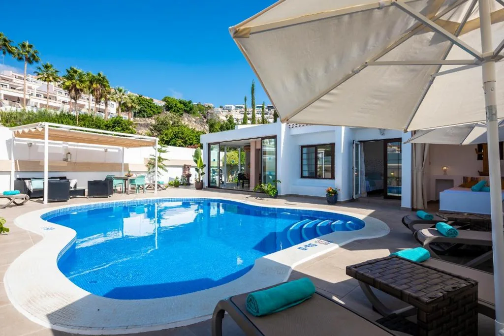 Luxury Villa 401 with Private Pool — Haciendas Village Tenerife