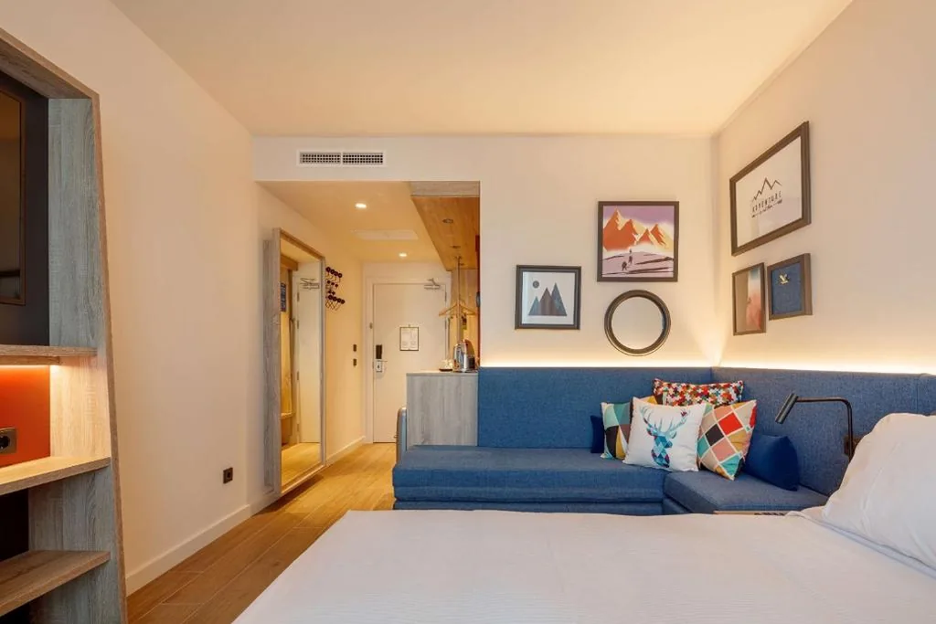 Camera con divano letto - 1 letto matrimoniale — Hampton By Hilton Alcobendas Madrid