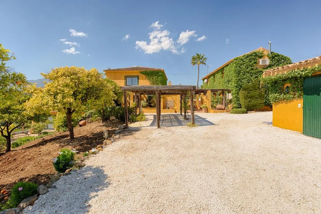 ベッドルーム6室の家 — Hanami Finca Cumbres Borrascosas