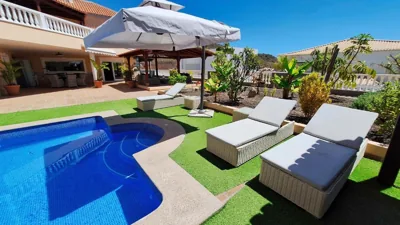 Happiness Chalet with Heated Swimming Pool — Foto 5