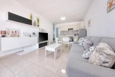 Happy Beach Home - Shared Pool and near the Beach By Lanzarote Vacation Homes — Foto 2