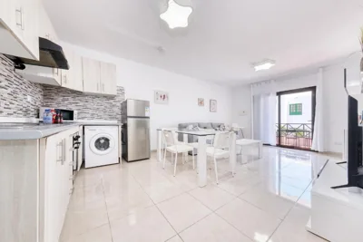 Happy Beach Home - Shared Pool and near the Beach By Lanzarote Vacation Homes — Foto 5