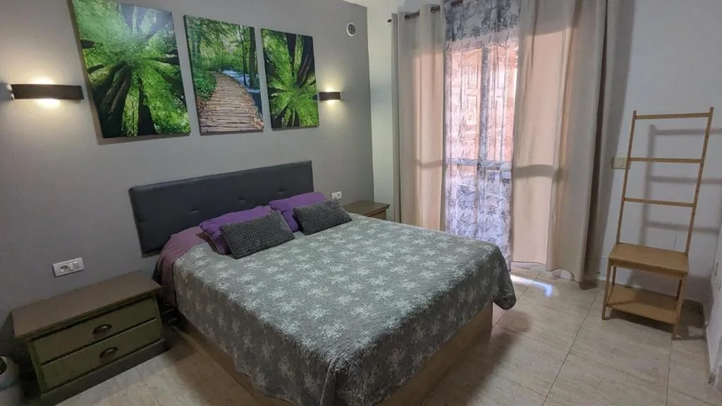 Camera doppia con bagno privato — HAPPY ROOM