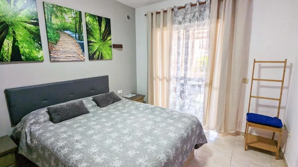 HAPPY ROOM