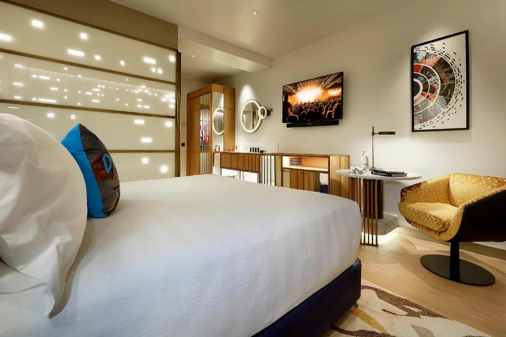 クラシックキングルーム — Hard Rock Hotel Madrid