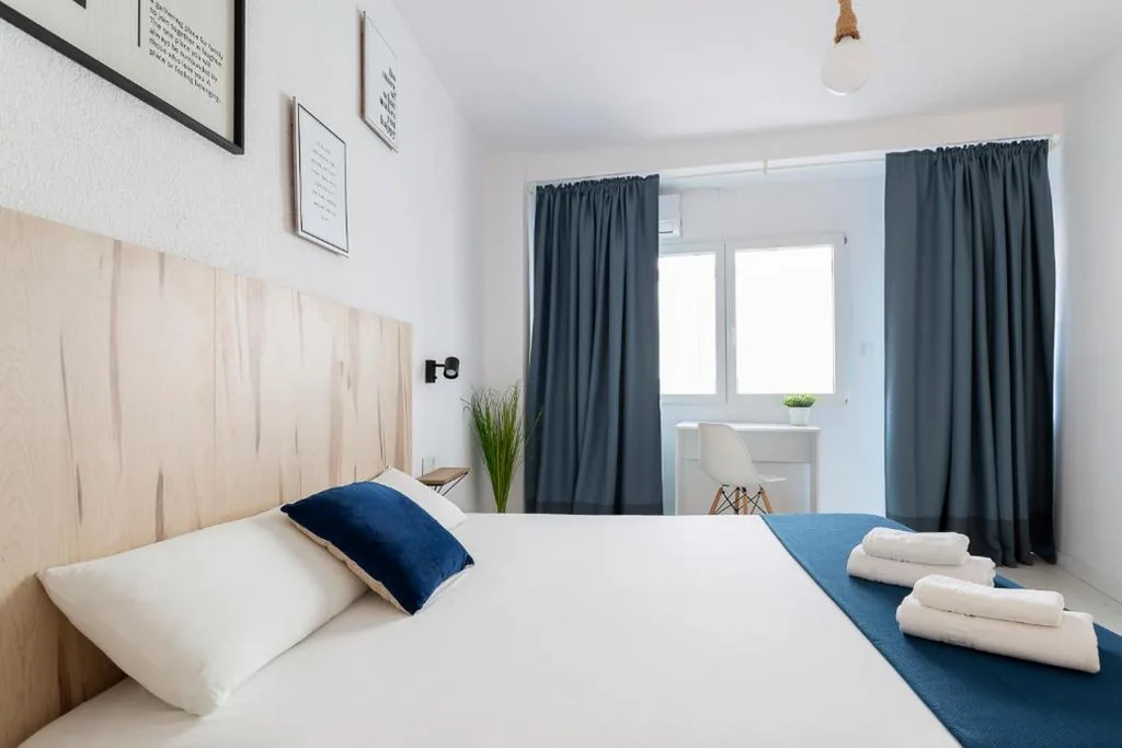Doppelzimmer mit externem eigenem Bad — HB ROOMS - Casa M&J Guest House