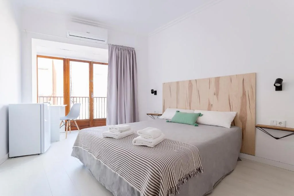Doppelzimmer mit externem eigenem Bad — HB ROOMS - Casa M&J Guest House