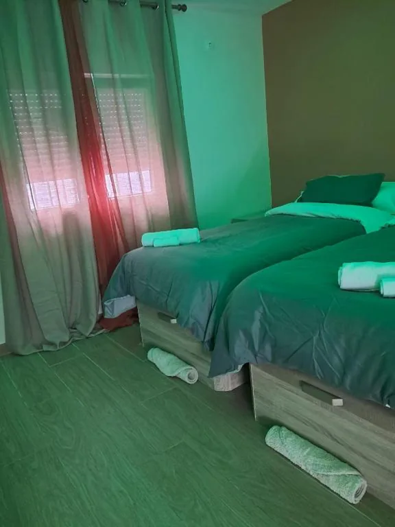 Quarto Duplo com casa de banho partilhada — HcHOME