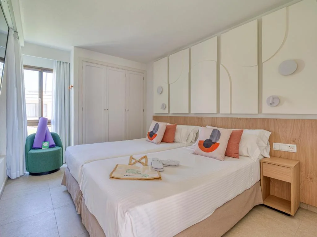Suite Superior Emblem — HD Parque Cristobal Gran Canaria