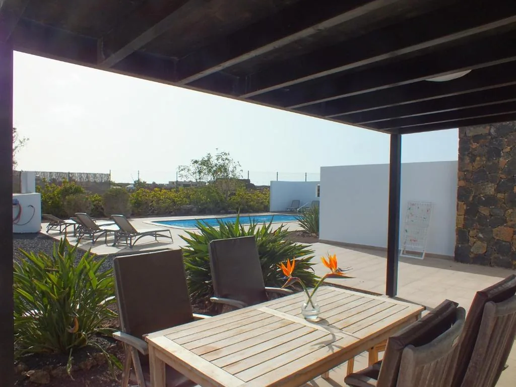 Villa con 2 camere da letto — Heated & Shared Pool VILLA MATRIANA 36B, North Shore Villas