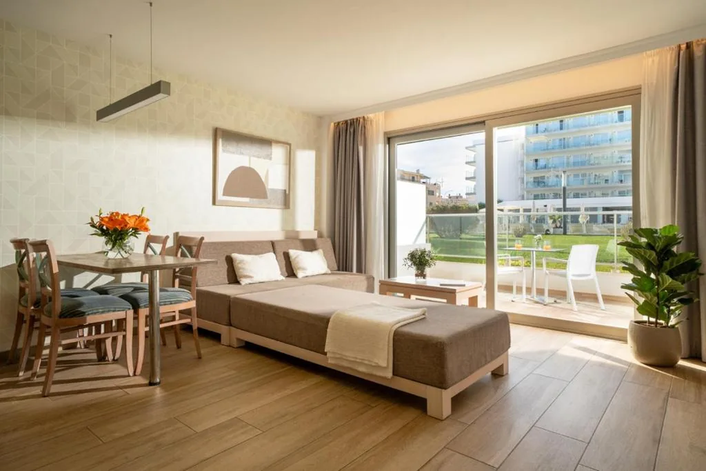 Appartement met 1 slaapkamer en balkon (2 volwassenen + 1 kind) — Helios Mallorca Hotel & Apartments