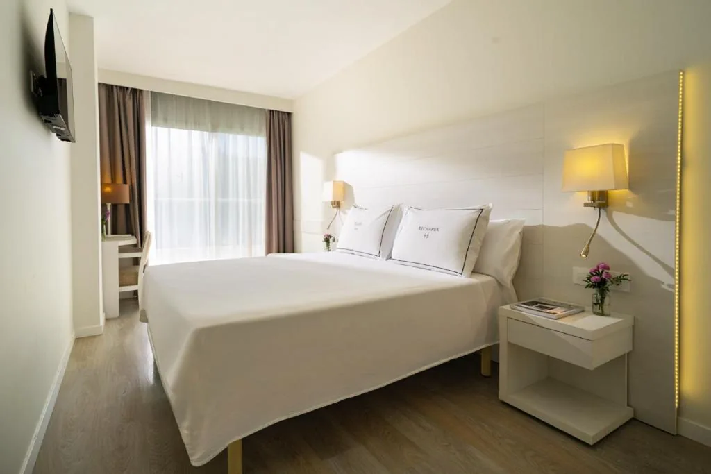 Tweepersoonskamer met balkon - 2 bedden — Helios Mallorca Hotel & Apartments