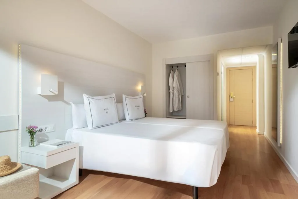 Premium tweepersoonskamer met balkon - 2 bedden — Helios Mallorca Hotel & Apartments