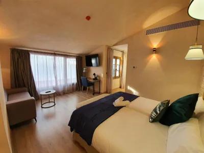 Hemd Hotels Puerta Real Boutique — foto 10