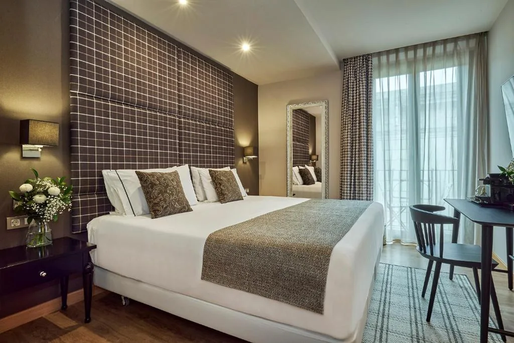 Superior-Doppelzimmer – 1 oder 2 Betten — Hesperia Barcelona Barri Gòtic