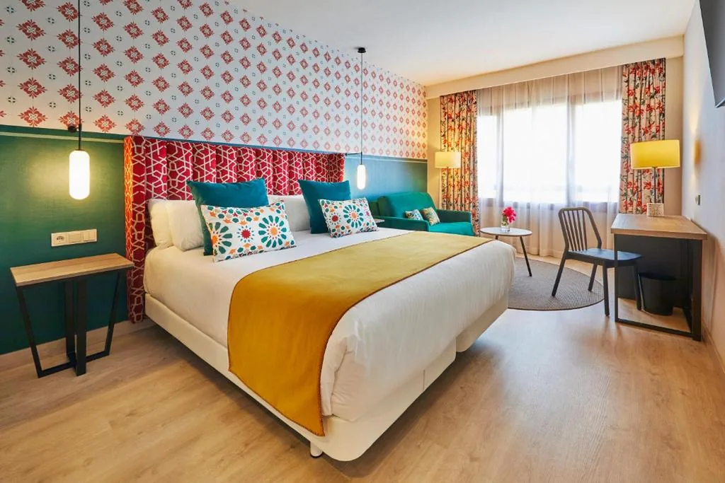 Suite con terraza — Hesperia Sevilla
