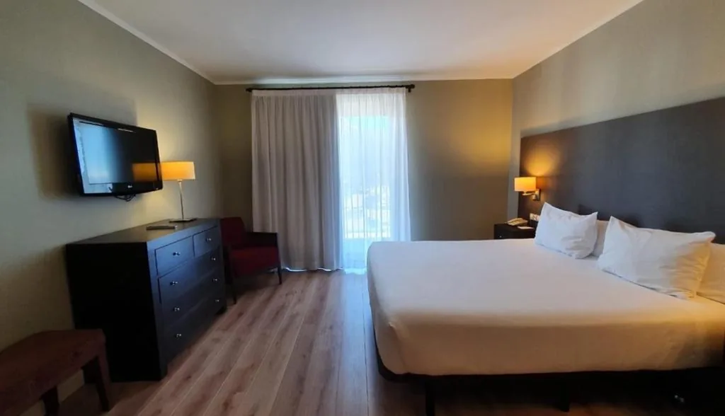 Dreibettzimmer (2 Erwachsene + 1 Kind) — HG La Molina