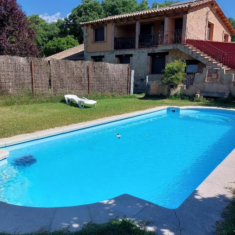 Casa de 5 dormitorios — Higueras y Olivos