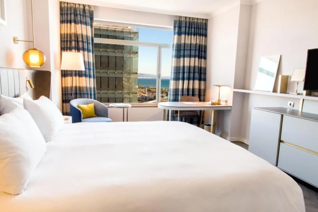 Habitación Executive con cama extragrande — Hilton Diagonal Mar Barcelona