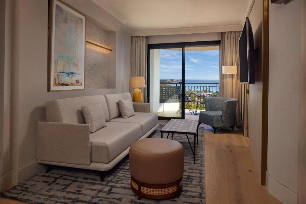 Suite mit seitlichem Meerblick — Hilton Mallorca Galatzo