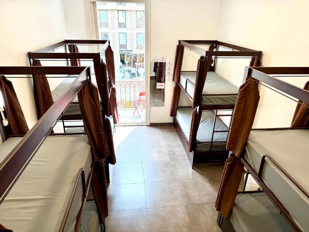 Privékamer met gedeelde badkamer (8 volwassenen) — Hip Karma Hostel