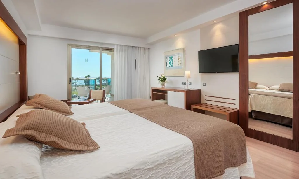 Junior Suite — Hipotels Cala Millor Park