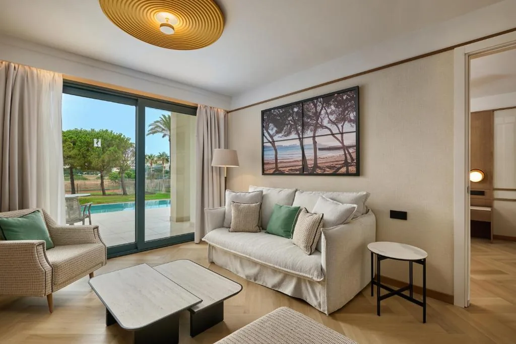 Suite con acceso directo a la piscina — Hipotels Hipocampo Palace & Spa