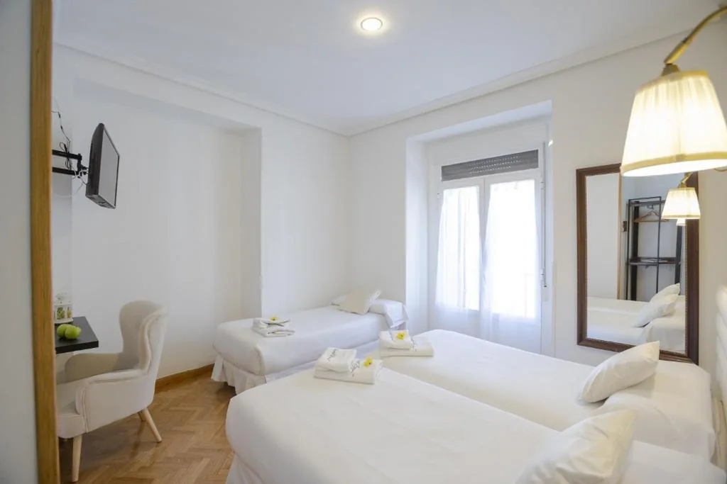 Double Room with Extra Bed - 1 or 2 Beds — Hispano Boutique Gran Vía