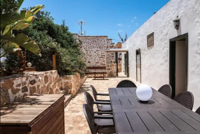 Histórica Villa con molino de viento — photo 7