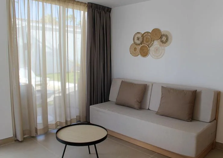 Suite Junior com piscina privada — HL Miraflor Suites Hotel