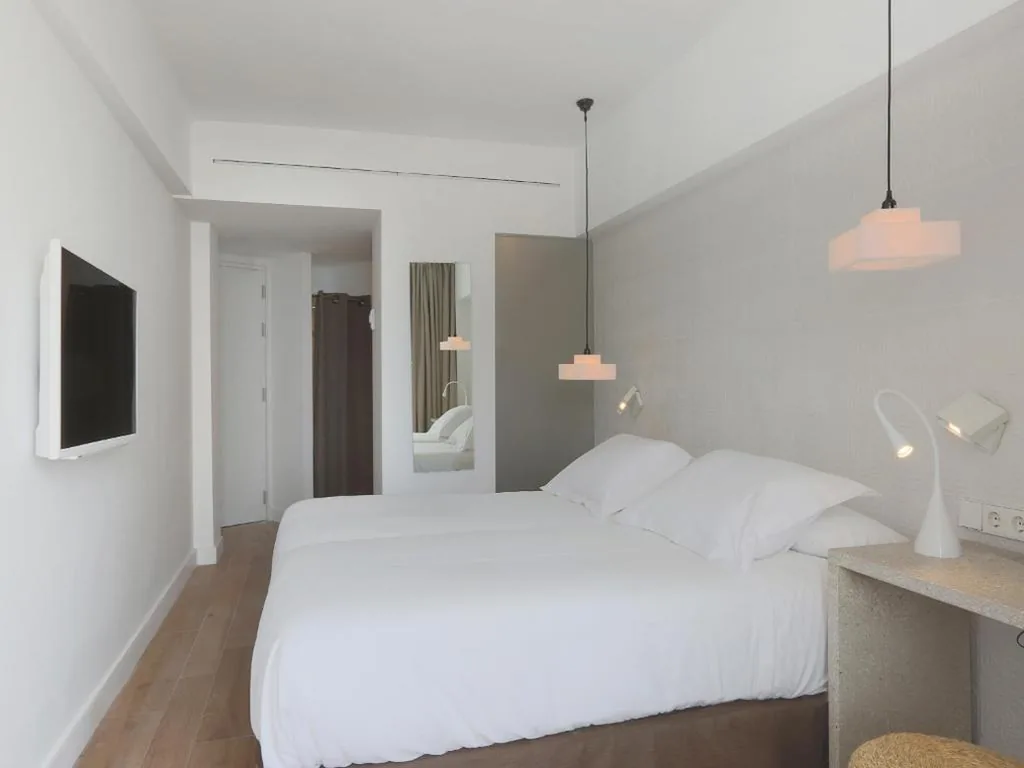Camera doppia con vista parziale sul mare e letti singoli — HM Balanguera Beach - Adults Only