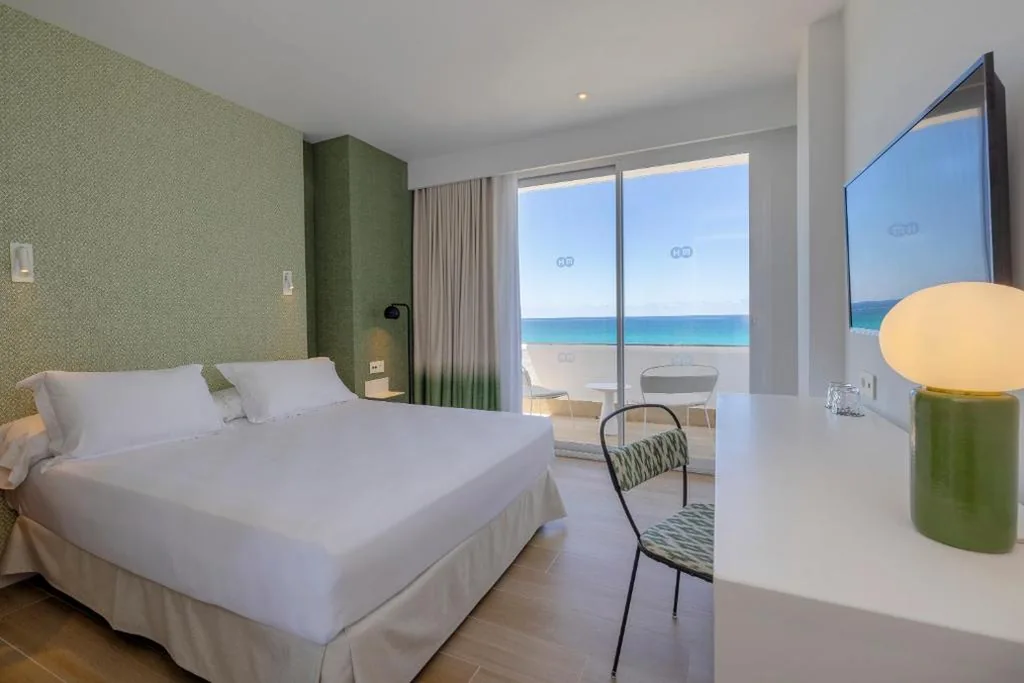 Twin Room with Sea View and Balcony — HM Gran Fiesta