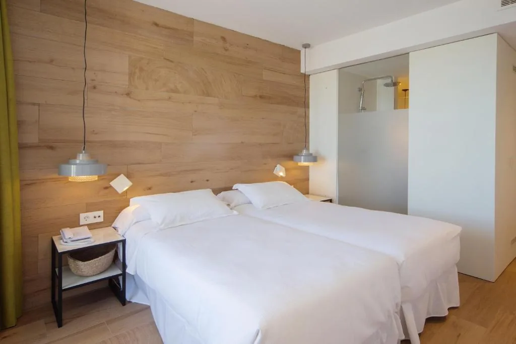 Twin Room with Side Sea View and Balcony (2 Adults + 1 Child) — HM Gran Fiesta