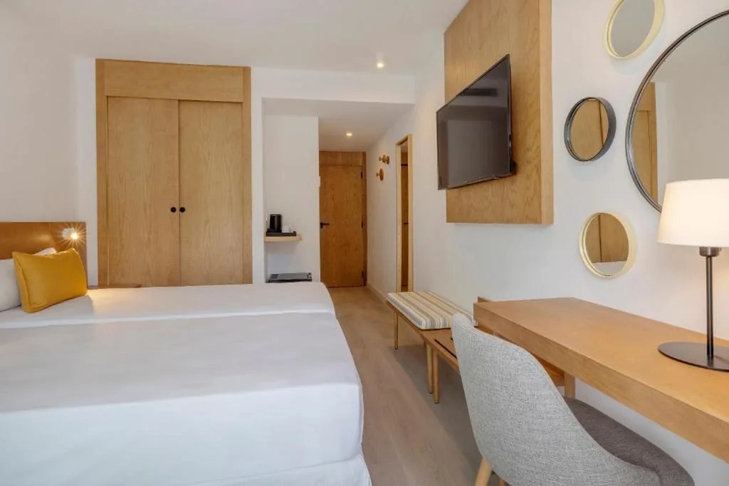 Quarto Twin com varanda e vista para a praia — HM Isabela-Adults Only