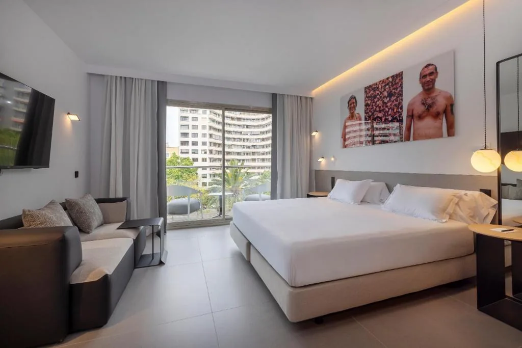 Junior Suite — HM Jaime III