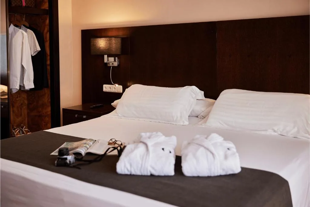 Chambre Supérieure avec très grand lit double — HO By Olivencia Ciudad de Jaén