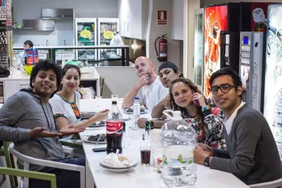 Hola Hostal Eixample — 写真 9