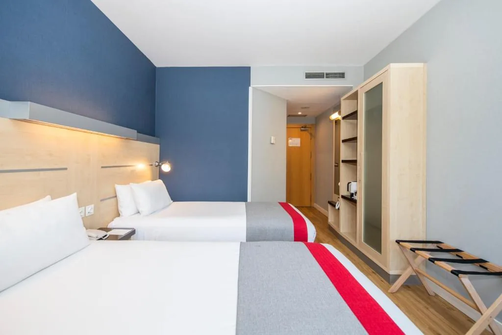 スタンダードツインルーム（無料朝食付き） — Holiday Inn Express Barcelona - Montmeló by IHG