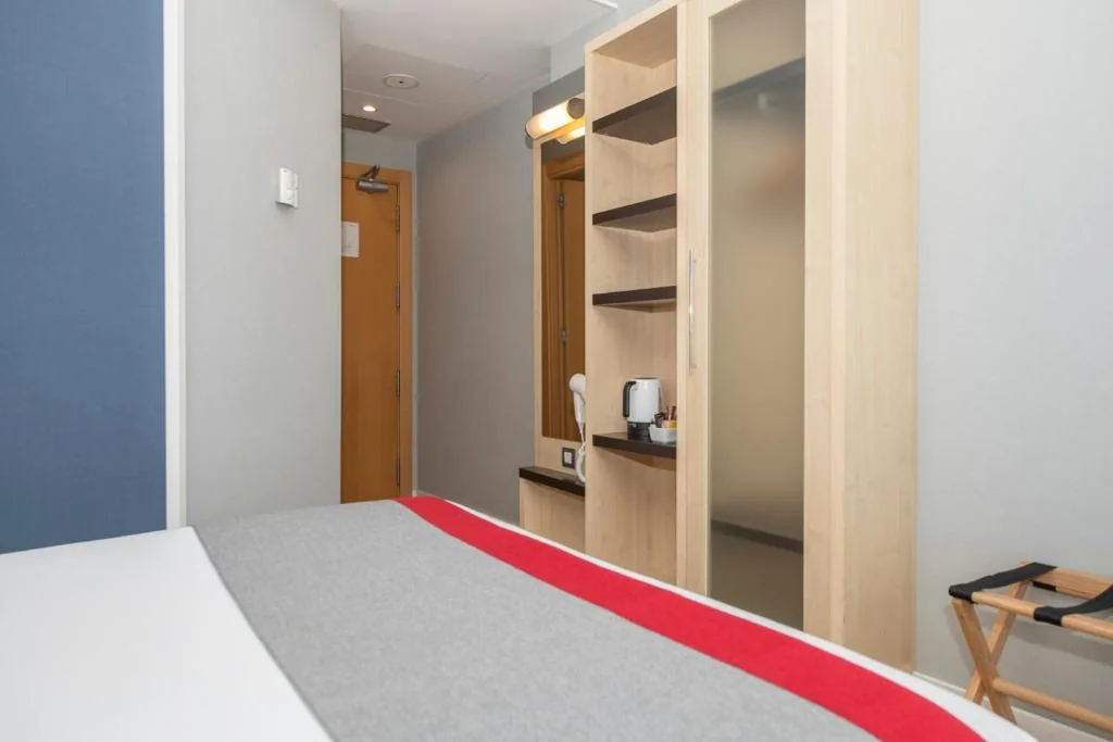 ソファベッド付きスタンダードダブルルーム — Holiday Inn Express Barcelona - Montmeló by IHG