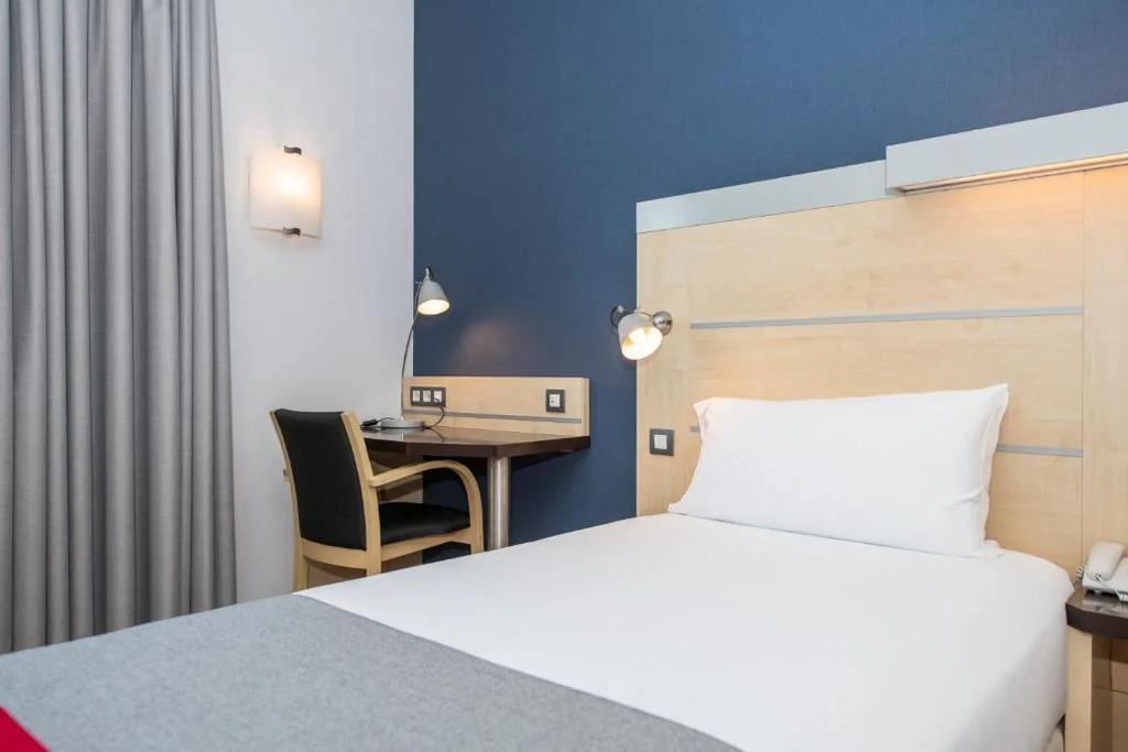 無料朝食付きスタンダードルーム — Holiday Inn Express Barcelona - Montmeló by IHG