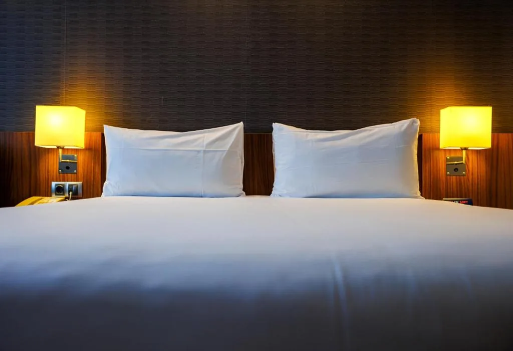Standaard Queensize Kamer, aangepast voor gasten met beperkte mobiliteit, met gratis ontbijt — Holiday Inn Express Bilbao Airport by IHG