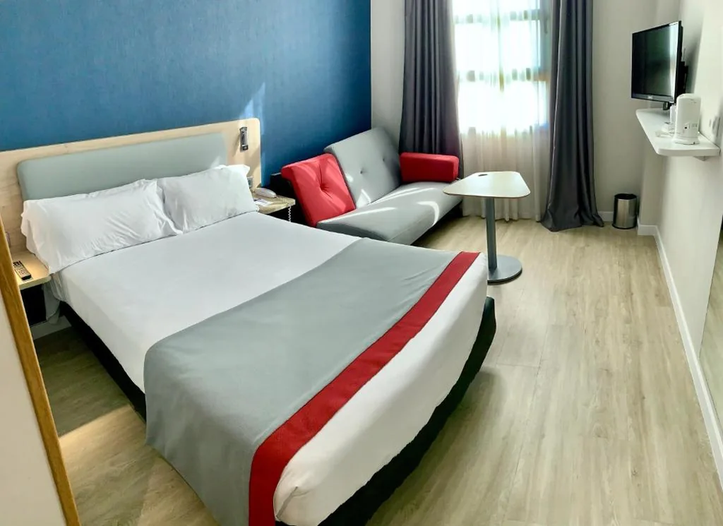 Standard-Doppelzimmer mit Schlafsofa — Holiday Inn Express Ciudad de las Ciencias by IHG