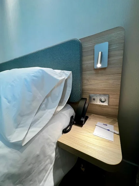 Chambre Standard avec grand lit - Petit-déjeuner gratuit — Holiday Inn Express - Madrid - Airport by IHG